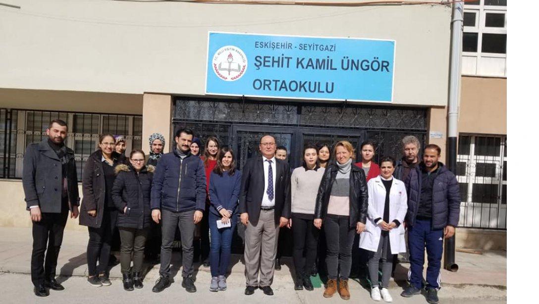 İlçe Milli Eğitim Müdürümüz Sayın Nazmi AVCI Şehit Kamil Üngör Ortaokulunu ziyaret ederek incelemelerde bulundu.